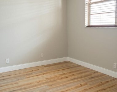 9311 Orange Grove Drive - Photo Thumbnail 11
