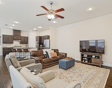 3712 Cobblecreek Drive - Photo Thumbnail 3