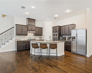 3712 Cobblecreek Drive - Photo Thumbnail 6