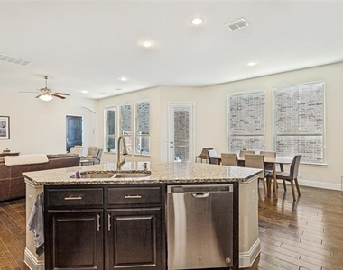 3712 Cobblecreek Drive - Photo Thumbnail 9