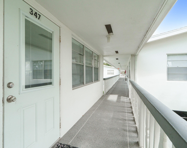 347 Windsor O - Photo Thumbnail 24