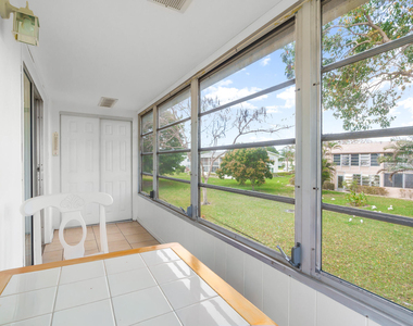 347 Windsor O - Photo Thumbnail 22