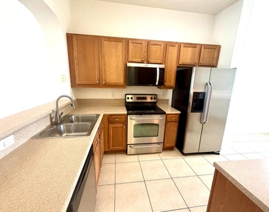3600 Oaks Clubhouse Drive - Photo Thumbnail 2