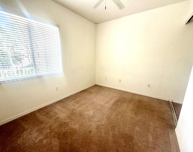 3600 Oaks Clubhouse Drive - Photo Thumbnail 10