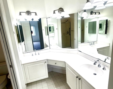 3600 Oaks Clubhouse Drive - Photo Thumbnail 7