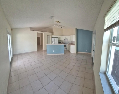 7306 Nw 1st Manor Nw - Photo Thumbnail 3