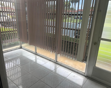 98 Spring Lake Drive - Photo Thumbnail 6