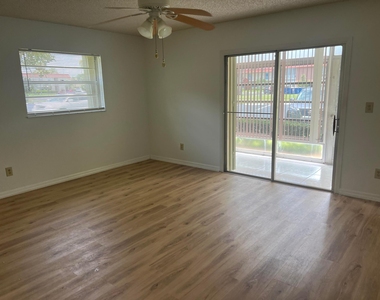 98 Spring Lake Drive - Photo Thumbnail 7