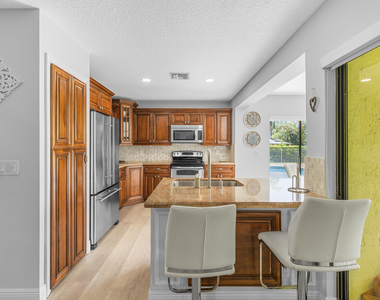 12715 Kingsway Road - Photo Thumbnail 29
