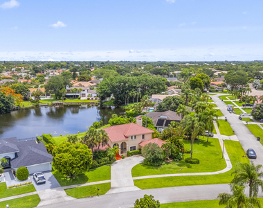 12715 Kingsway Road - Photo Thumbnail 48