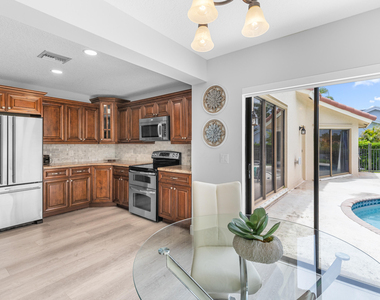 12715 Kingsway Road - Photo Thumbnail 28
