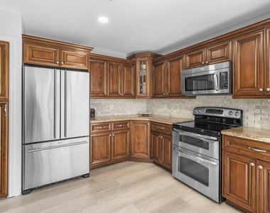 12715 Kingsway Road - Photo Thumbnail 27