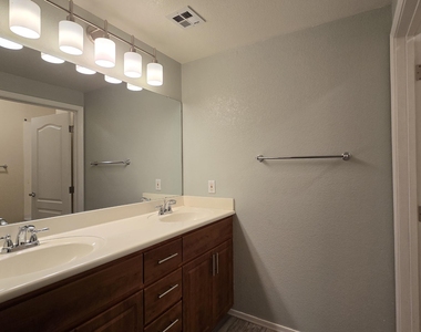 295 N Rural Road - Photo Thumbnail 7