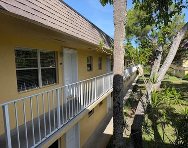 5168 Ne 6th Avenue - Photo Thumbnail 1