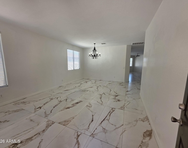 2970 E Andre Avenue - Photo Thumbnail 4