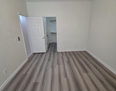2970 E Andre Avenue - Photo Thumbnail 27