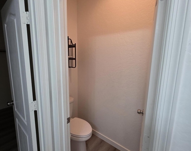 2970 E Andre Avenue - Photo Thumbnail 18