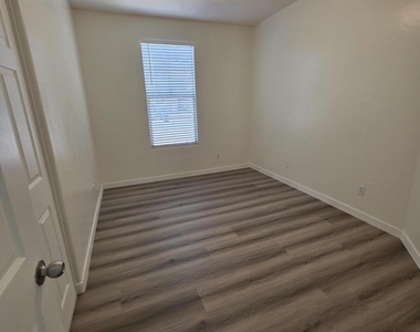 2970 E Andre Avenue - Photo Thumbnail 23