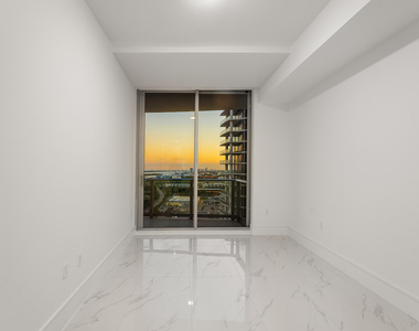220 Lake Shore Drive - Photo Thumbnail 19