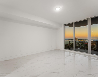 220 Lake Shore Drive - Photo Thumbnail 17