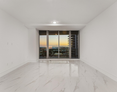 220 Lake Shore Drive - Photo Thumbnail 11