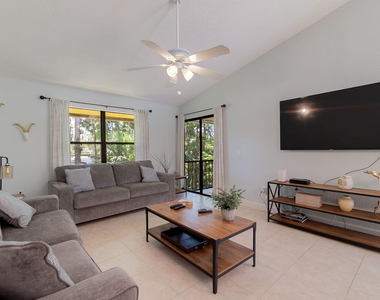 13095 Belhaven Court - Photo Thumbnail 10