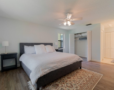 13095 Belhaven Court - Photo Thumbnail 17