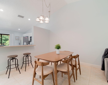 13095 Belhaven Court - Photo Thumbnail 8