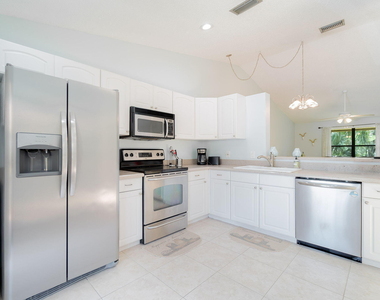 13095 Belhaven Court - Photo Thumbnail 6