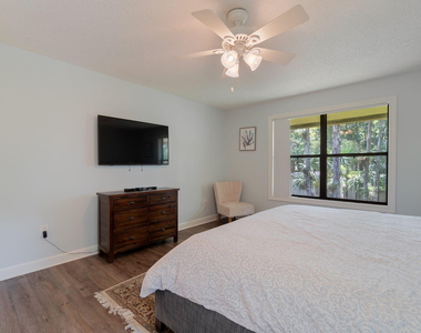 13095 Belhaven Court - Photo Thumbnail 16