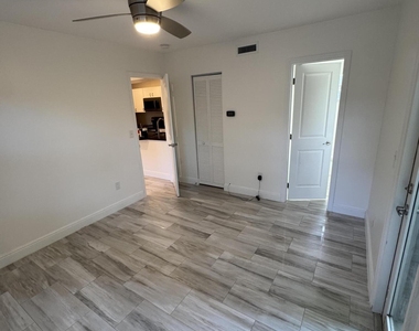 1437 Nw 4th Avenue - Photo Thumbnail 6