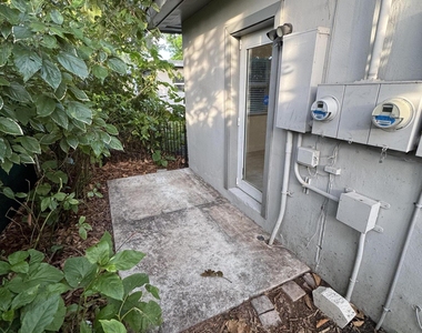 1437 Nw 4th Avenue - Photo Thumbnail 9