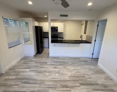 1437 Nw 4th Avenue - Photo Thumbnail 7