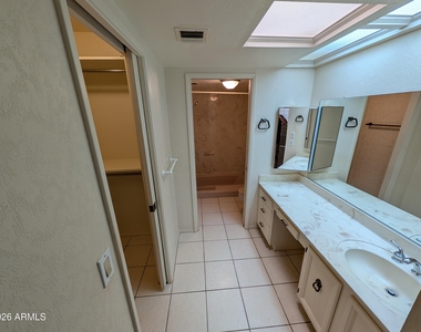 5650 N 78th Place - Photo Thumbnail 13