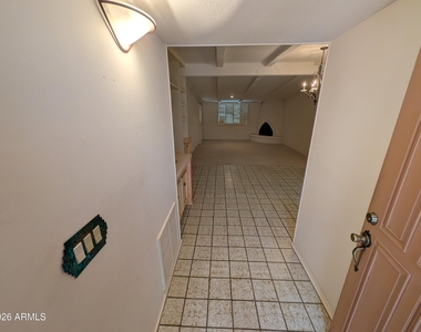 5650 N 78th Place - Photo Thumbnail 3
