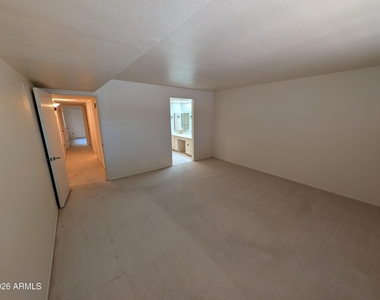 5650 N 78th Place - Photo Thumbnail 12