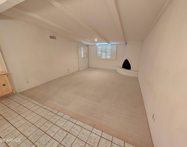 5650 N 78th Place - Photo Thumbnail 5