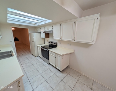 5650 N 78th Place - Photo Thumbnail 10