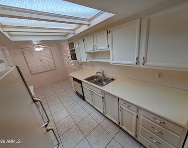 5650 N 78th Place - Photo Thumbnail 9