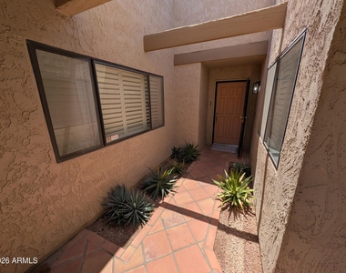 5650 N 78th Place - Photo Thumbnail 2