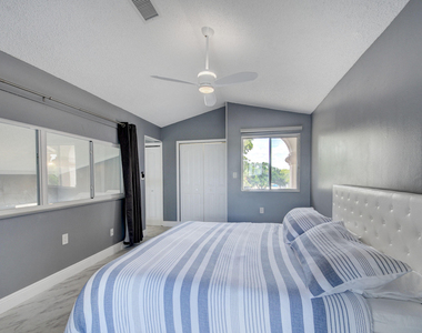 9204 Glenmoor Drive - Photo Thumbnail 25