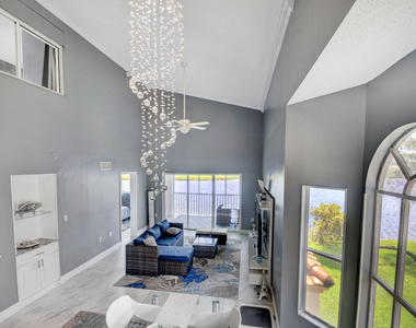 9204 Glenmoor Drive - Photo Thumbnail 30