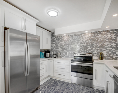 9204 Glenmoor Drive - Photo Thumbnail 5