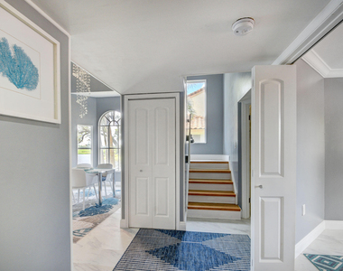 9204 Glenmoor Drive - Photo Thumbnail 4