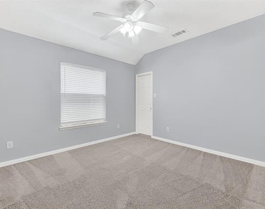 11201 Creekwood Drive - Photo Thumbnail 15