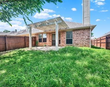 11201 Creekwood Drive - Photo Thumbnail 17