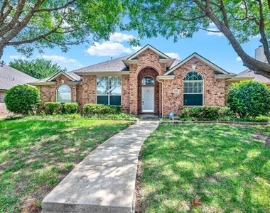 11201 Creekwood Drive - Photo Thumbnail 1