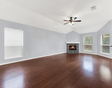 11201 Creekwood Drive - Photo Thumbnail 6
