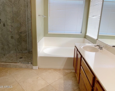 354 W Bolero Drive - Photo Thumbnail 8