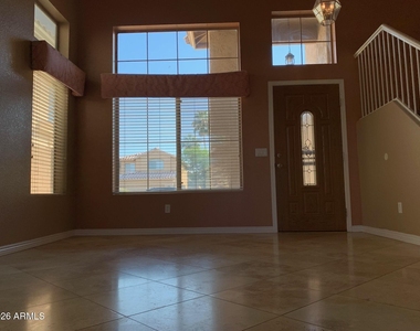 354 W Bolero Drive - Photo Thumbnail 2